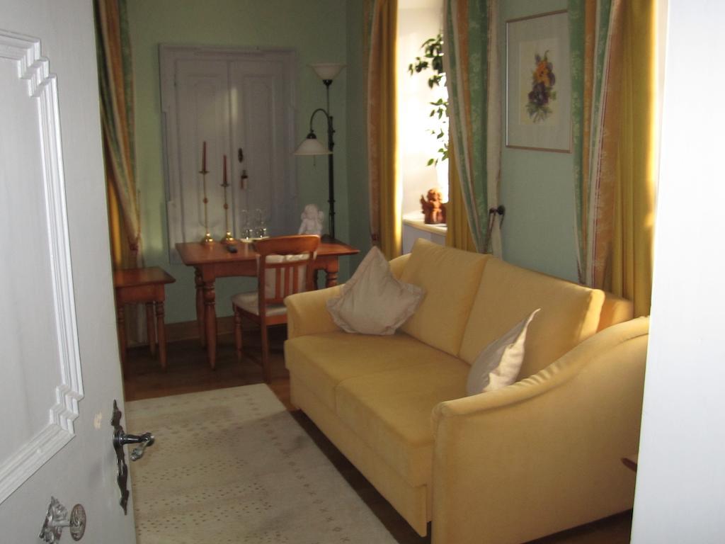 Grosslangheim Der Patrizierhof - Weingut Gasthof Hotel - Familie Grebner חדר תמונה
